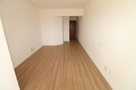 Apartamento para alugar com 65m², 2 quartos e 1 vagaSala