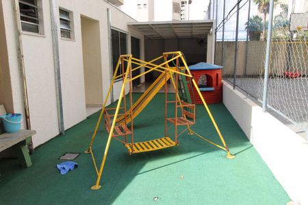 Apartamento para alugar com 65m², 2 quartos e 1 vagaÁrea comum - Playground