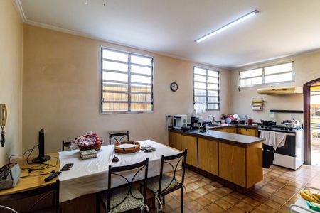 Casa à venda com 400m², 4 quartos e 4 vagas Casa à venda com 400m², 4 quartos e 4 vagasCozinha