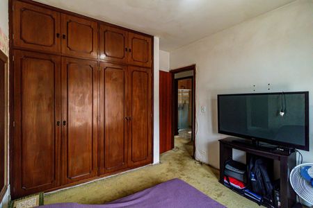 Casa à venda com 400m², 4 quartos e 4 vagas Casa à venda com 400m², 4 quartos e 4 vagasQuarto 01