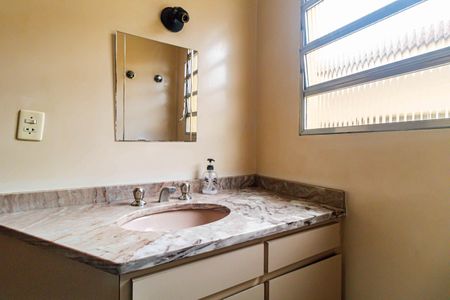 Casa à venda com 400m², 4 quartos e 4 vagas Casa à venda com 400m², 4 quartos e 4 vagasSuite 02 - Banheiro