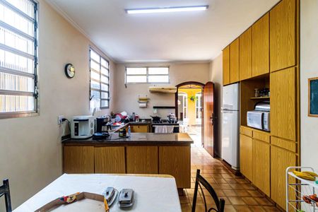 Casa à venda com 400m², 4 quartos e 4 vagas Casa à venda com 400m², 4 quartos e 4 vagasCozinha