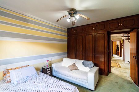 Casa à venda com 400m², 4 quartos e 4 vagas Casa à venda com 400m², 4 quartos e 4 vagasSuite 01