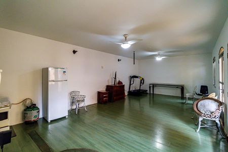 Casa à venda com 400m², 4 quartos e 4 vagas Casa à venda com 400m², 4 quartos e 4 vagasSalão