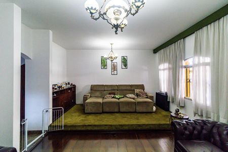 Casa à venda com 400m², 4 quartos e 4 vagas Casa à venda com 400m², 4 quartos e 4 vagasSala