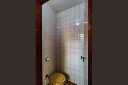 Casa à venda com 400m², 4 quartos e 4 vagas Casa à venda com 400m², 4 quartos e 4 vagasSalão - Banheiro