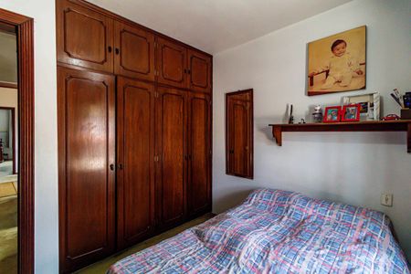 Casa à venda com 400m², 4 quartos e 4 vagas Casa à venda com 400m², 4 quartos e 4 vagasQuarto 02