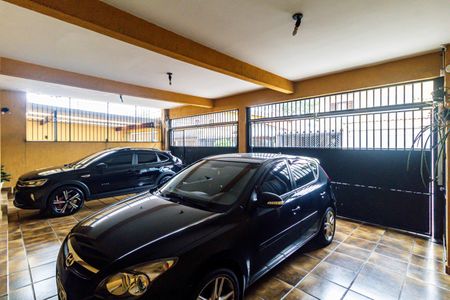 Casa à venda com 400m², 4 quartos e 4 vagas Casa à venda com 400m², 4 quartos e 4 vagasGaragem