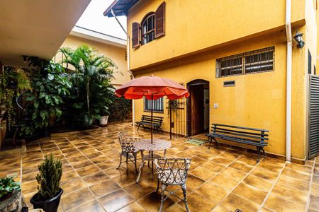 Casa à venda com 400m², 4 quartos e 4 vagas Casa à venda com 400m², 4 quartos e 4 vagasQuintal