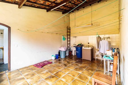 Casa à venda com 400m², 4 quartos e 4 vagas Casa à venda com 400m², 4 quartos e 4 vagasEdícula - Lavanderia