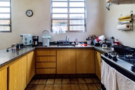 Casa à venda com 400m², 4 quartos e 4 vagas Casa à venda com 400m², 4 quartos e 4 vagasCozinha