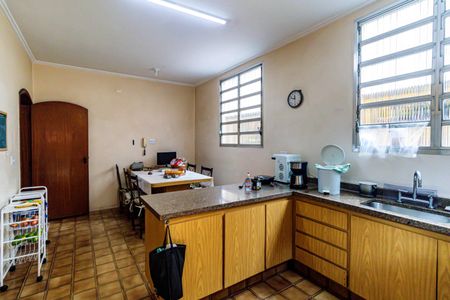 Casa à venda com 400m², 4 quartos e 4 vagas Casa à venda com 400m², 4 quartos e 4 vagasCozinha