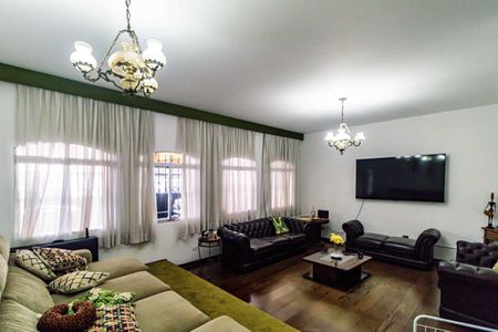 Casa à venda com 400m², 4 quartos e 4 vagas Casa à venda com 400m², 4 quartos e 4 vagasSala