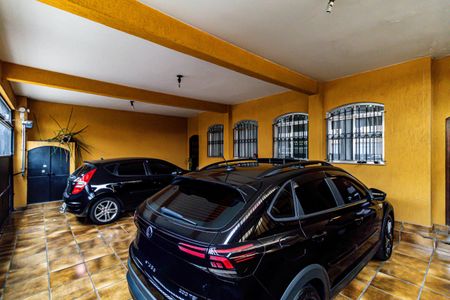 Casa à venda com 400m², 4 quartos e 4 vagas Casa à venda com 400m², 4 quartos e 4 vagasGaragem