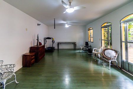 Casa à venda com 400m², 4 quartos e 4 vagas Casa à venda com 400m², 4 quartos e 4 vagasSalão