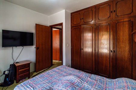 Casa à venda com 400m², 4 quartos e 4 vagas Casa à venda com 400m², 4 quartos e 4 vagasQuarto 02