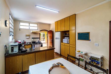 Casa à venda com 400m², 4 quartos e 4 vagas Casa à venda com 400m², 4 quartos e 4 vagasCozinha