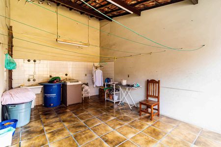 Casa à venda com 400m², 4 quartos e 4 vagas Casa à venda com 400m², 4 quartos e 4 vagasEdícula - Lavanderia