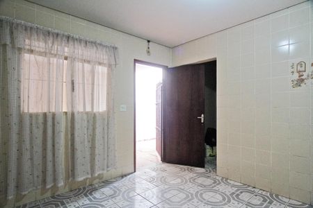 Casa para alugar com 160m², 2 quartos e 2 vagasCozinha