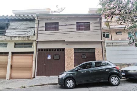 Casa para alugar com 160m², 2 quartos e 2 vagas Fachada + Placa