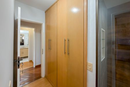 Apartamento à venda com 120m², 3 quartos e 3 vagasSuíte - Armários