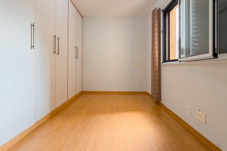Apartamento à venda com 120m², 3 quartos e 3 vagasQuarto 2