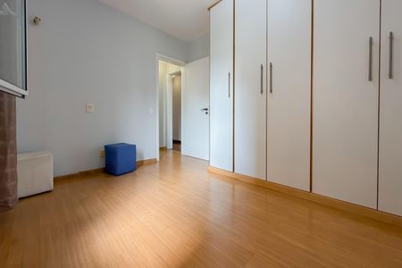 Apartamento à venda com 120m², 3 quartos e 3 vagasQuarto 2