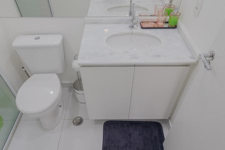 Banheiro de kitnet/studio para alugar com 1 quarto, 25m² em Pinheiros, São Paulo