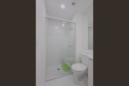 Banheiro de kitnet/studio para alugar com 1 quarto, 25m² em Pinheiros, São Paulo