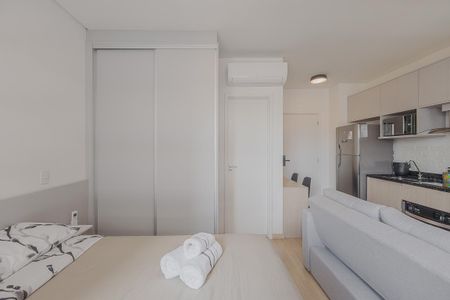 Quarto de kitnet/studio para alugar com 1 quarto, 25m² em Pinheiros, São Paulo