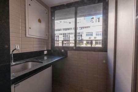 Apartamento à venda com 108m², 3 quartos e 2 vagas Apartamento à venda com 108m², 3 quartos e 2 vagasÁrea de Serviço