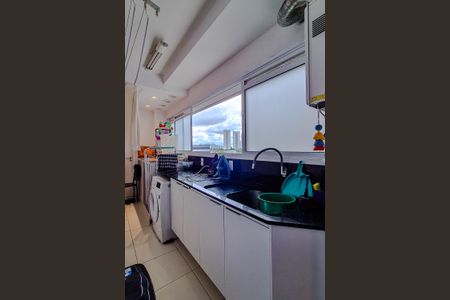 Apartamento à venda com 167m², 3 quartos e 2 vagas Apartamento à venda com 167m², 3 quartos e 2 vagasÁrea de Serviço