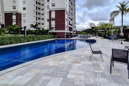 Apartamento à venda com 167m², 3 quartos e 2 vagas Apartamento à venda com 167m², 3 quartos e 2 vagasÁrea comum - Piscina