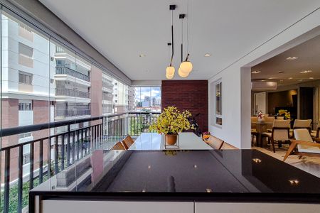 Apartamento à venda com 167m², 3 quartos e 2 vagas Apartamento à venda com 167m², 3 quartos e 2 vagasVaranda da Sala