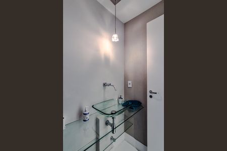 Apartamento à venda com 167m², 3 quartos e 2 vagas Apartamento à venda com 167m², 3 quartos e 2 vagasLavabo