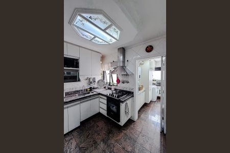 Apartamento à venda com 107m², 4 quartos e 2 vagasCozinha