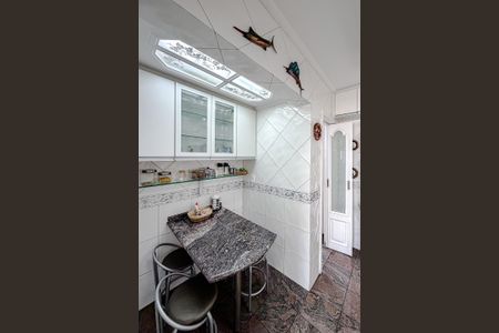 Apartamento à venda com 107m², 4 quartos e 2 vagasCozinha