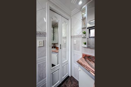 Apartamento à venda com 107m², 4 quartos e 2 vagasBanheiro da Suíte