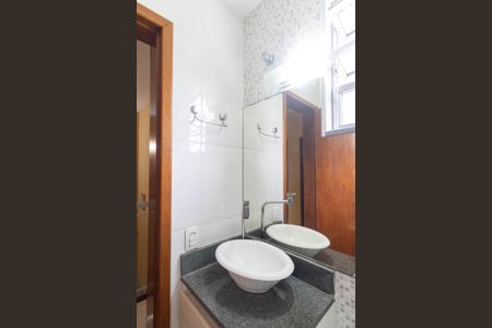 Casa para alugar com 150m², 2 quartos e 2 vagasBanheiro