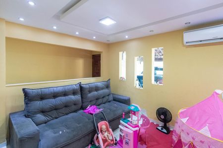 Sala de casa para alugar com 2 quartos, 150m² em Guaratiba, Rio de Janeiro