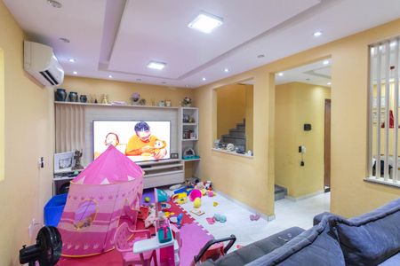 Casa para alugar com 150m², 2 quartos e 2 vagasSala