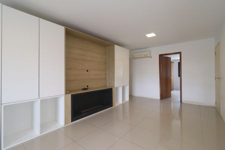 Apartamento para alugar com 129m², 3 quartos e 2 vagasSAla