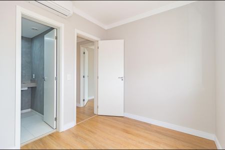 Apartamento à venda com 119m², 3 quartos e 2 vagas Apartamento à venda com 119m², 3 quartos e 2 vagasSuíte 2