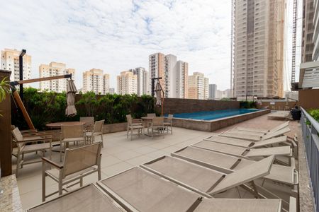 Apartamento à venda com 119m², 3 quartos e 2 vagas Apartamento à venda com 119m², 3 quartos e 2 vagasPiscina