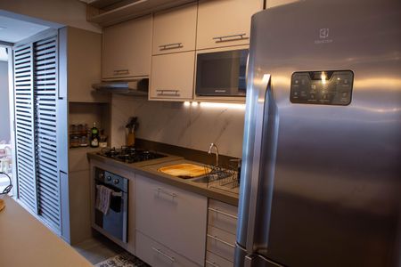 Apartamento para alugar com 82m², 2 quartos e 2 vagas Apartamento para alugar com 82m², 2 quartos e 2 vagasCozinha com área de serviço