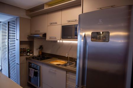 Apartamento para alugar com 82m², 2 quartos e 2 vagas Apartamento para alugar com 82m², 2 quartos e 2 vagasCozinha com área de serviço