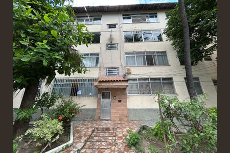 Apartamento à venda com 2m², 3 quartos e 1 vagaFachada + plaquinha