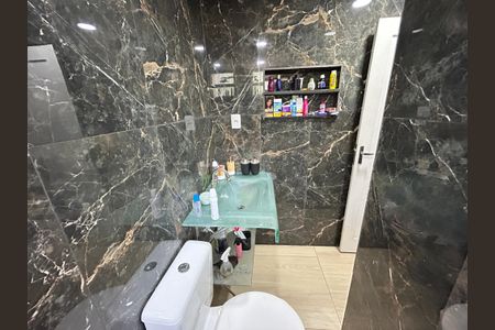 Apartamento à venda com 2m², 3 quartos e 1 vagaBanheiro