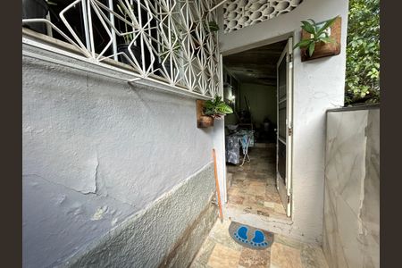 Apartamento à venda com 2m², 3 quartos e 1 vagaÁrea de Serviço