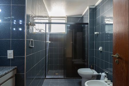 Apartamento à venda com 145m², 3 quartos e 2 vagas Apartamento à venda com 145m², 3 quartos e 2 vagasBanheiro da Suíte